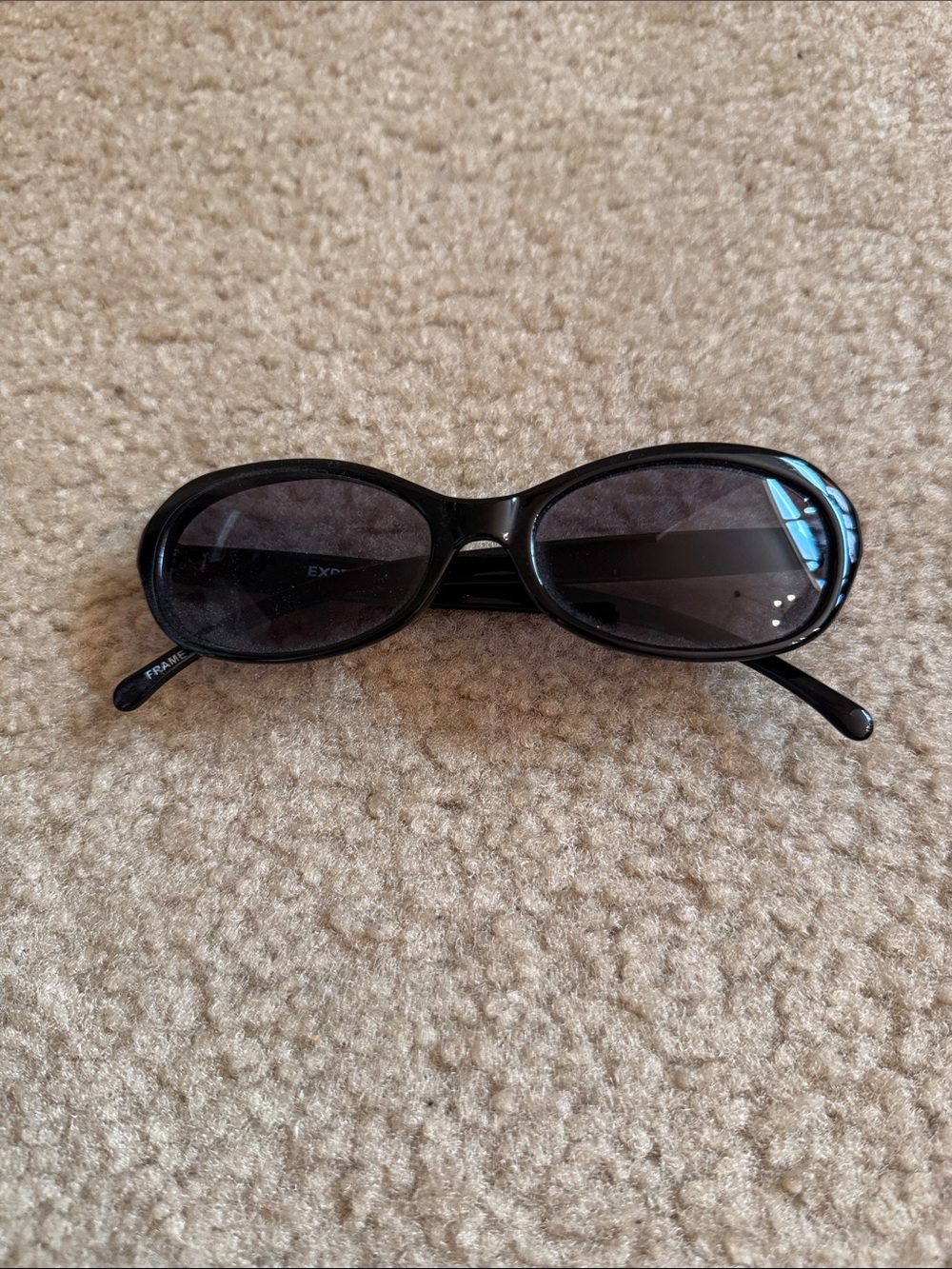 EXPRESS - Black Oval Women’s Sunglasses